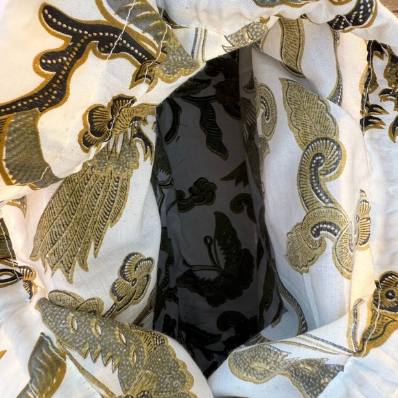 Elegant Tan Woven ShivanUrban Tote Bag - Picture 6 of 6